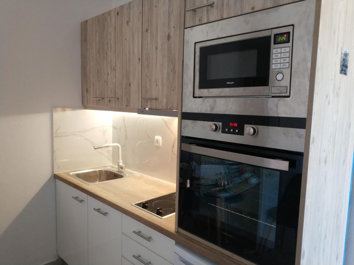 Nikos Apartments Agia Marina Pokoj fotografie