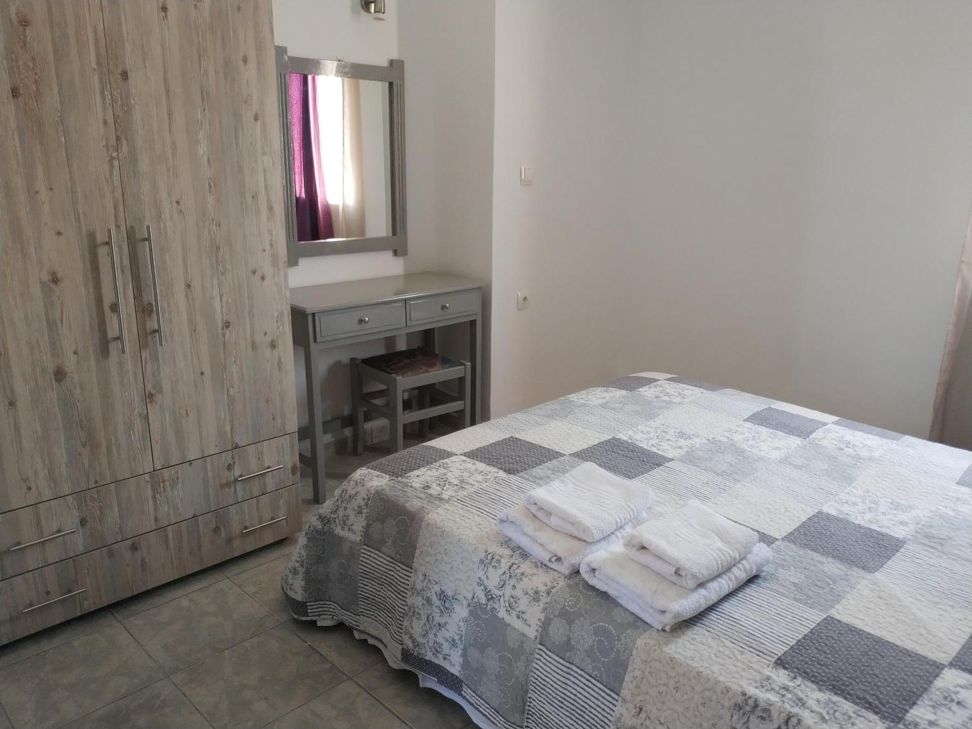Nikos Apartments Agia Marina Pokoj fotografie