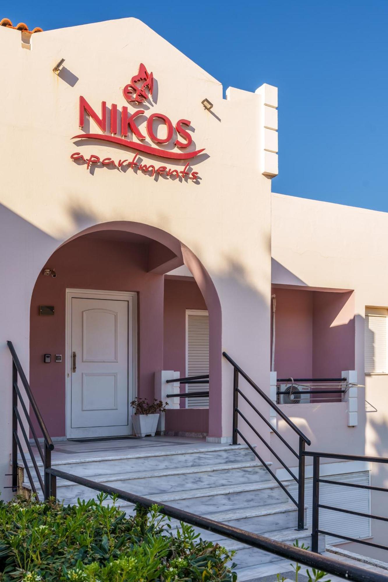 Nikos Apartments Agia Marina Exteriér fotografie