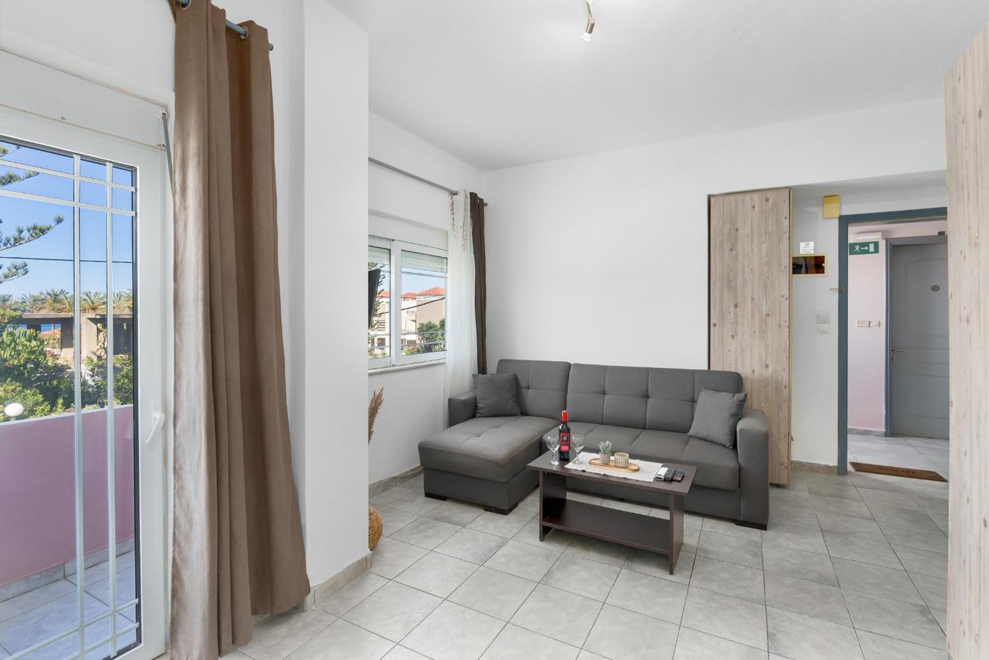 Nikos Apartments Agia Marina Exteriér fotografie