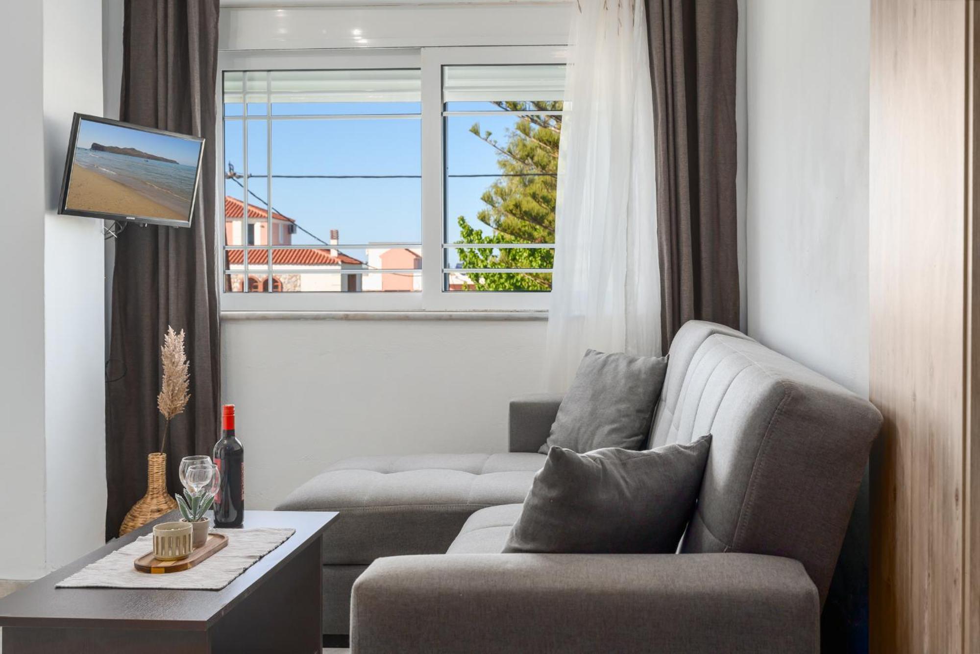 Nikos Apartments Agia Marina Exteriér fotografie
