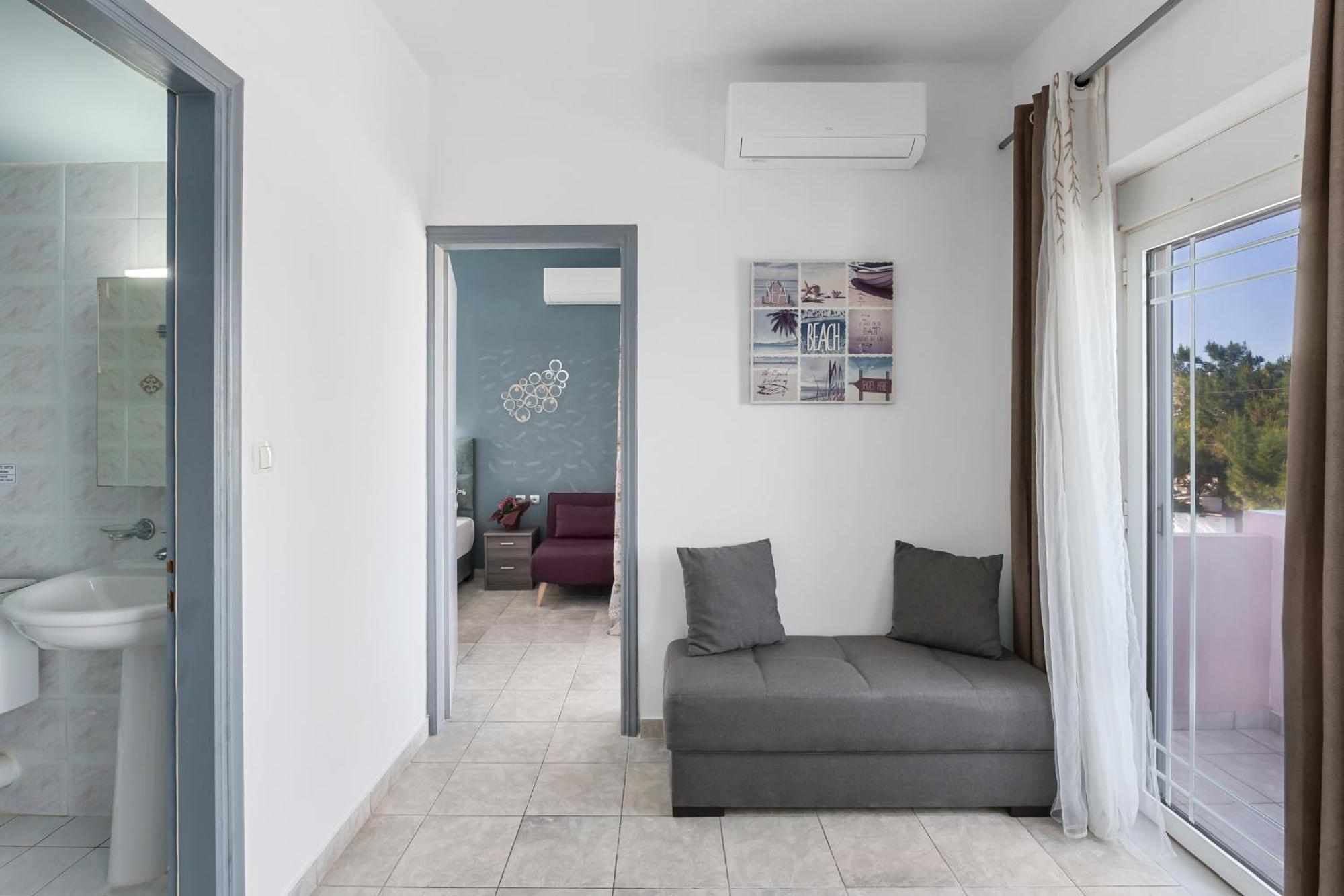 Nikos Apartments Agia Marina Exteriér fotografie