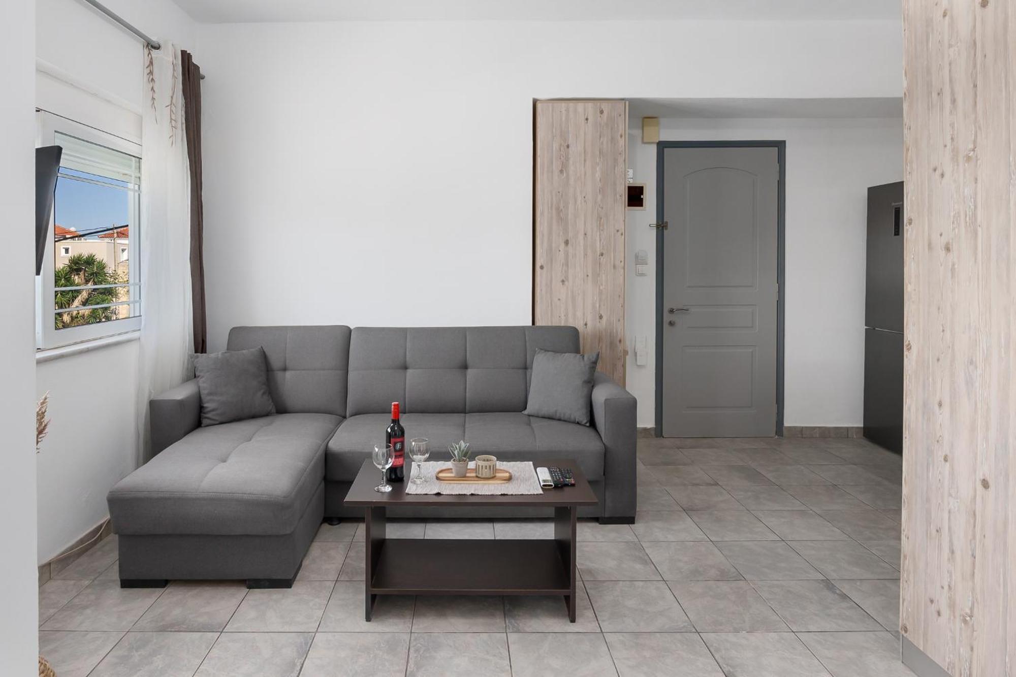 Nikos Apartments Agia Marina Exteriér fotografie