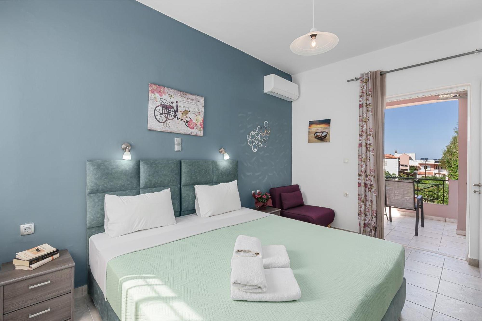 Nikos Apartments Agia Marina Exteriér fotografie